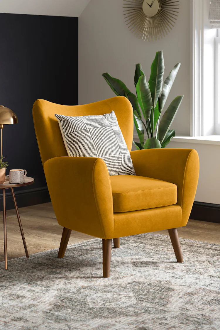 Wing chair wooden legs